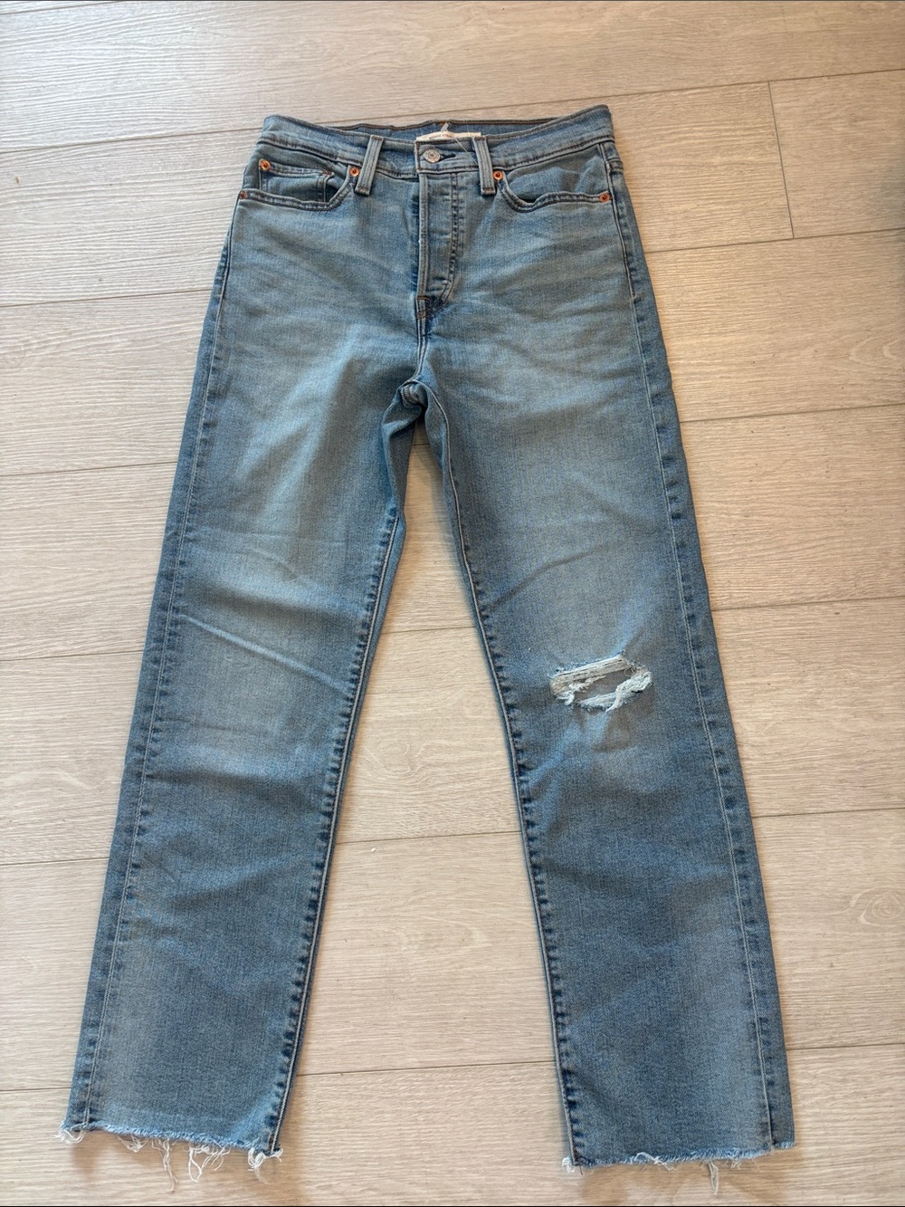 Levi’s Wedgie Concealed Button Fly Jeans Distressed Knee size 28